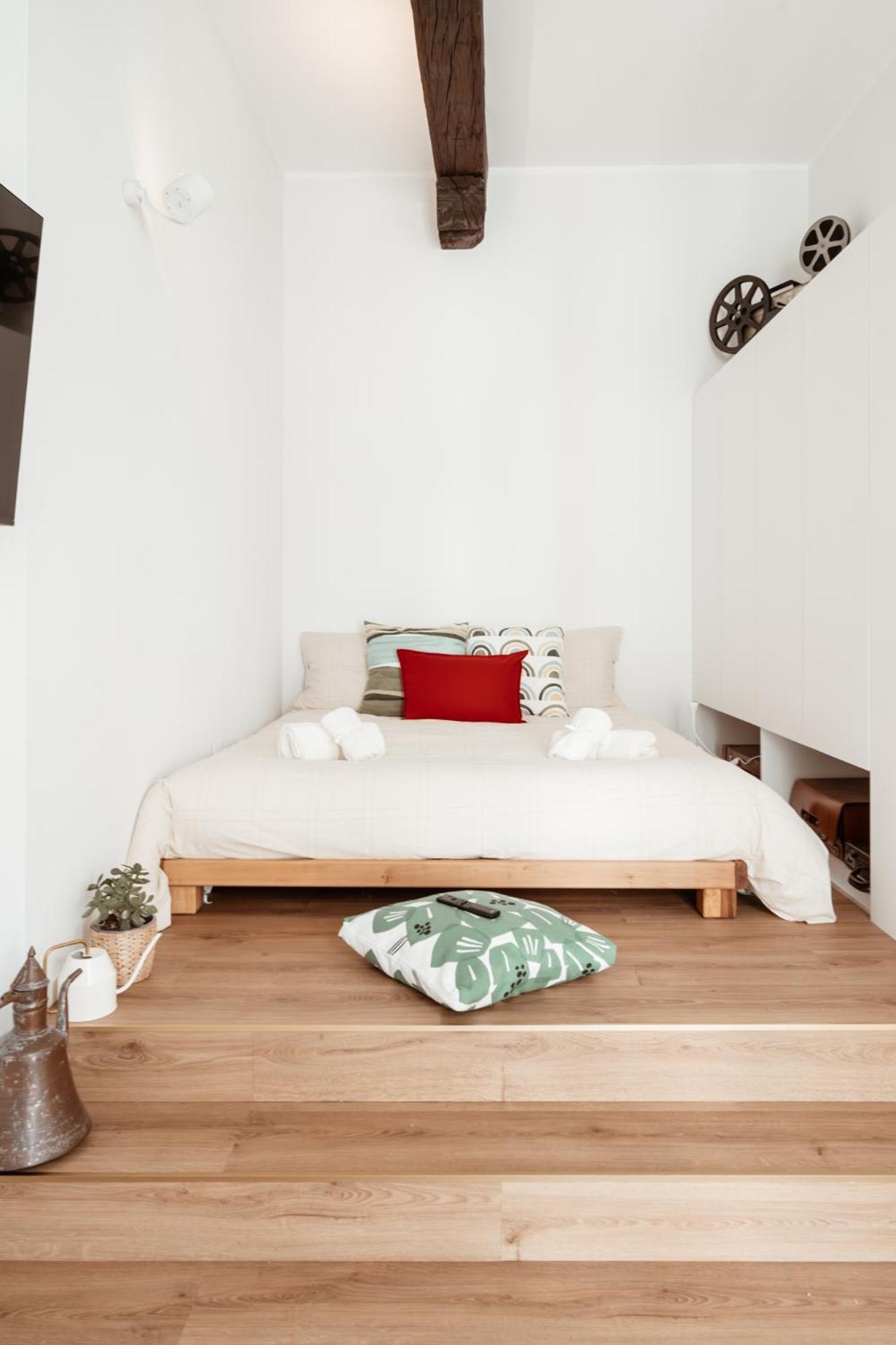 Mercanti Modern Flat - Balcony - Torino Centro Turim Exterior foto