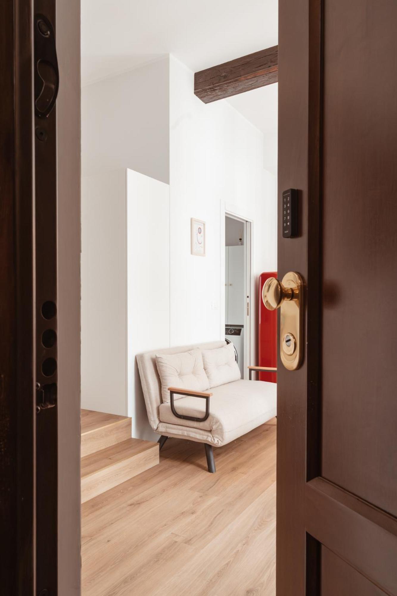 Mercanti Modern Flat - Balcony - Torino Centro Turim Exterior foto